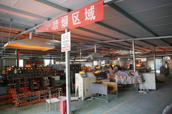 Cangzhou Yinuo Glass Products Co., Ltd. manufacturer production line