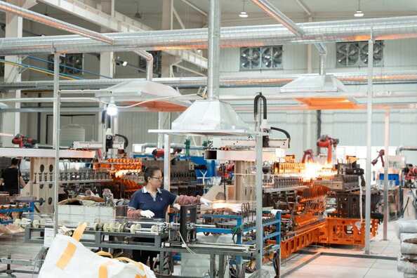 Cangzhou Yinuo Glass Products Co., Ltd. manufacturer production line