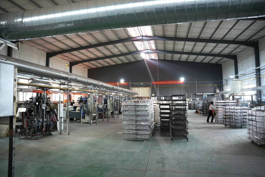 Cangzhou Yinuo Glass Products Co., Ltd. manufacturer production line