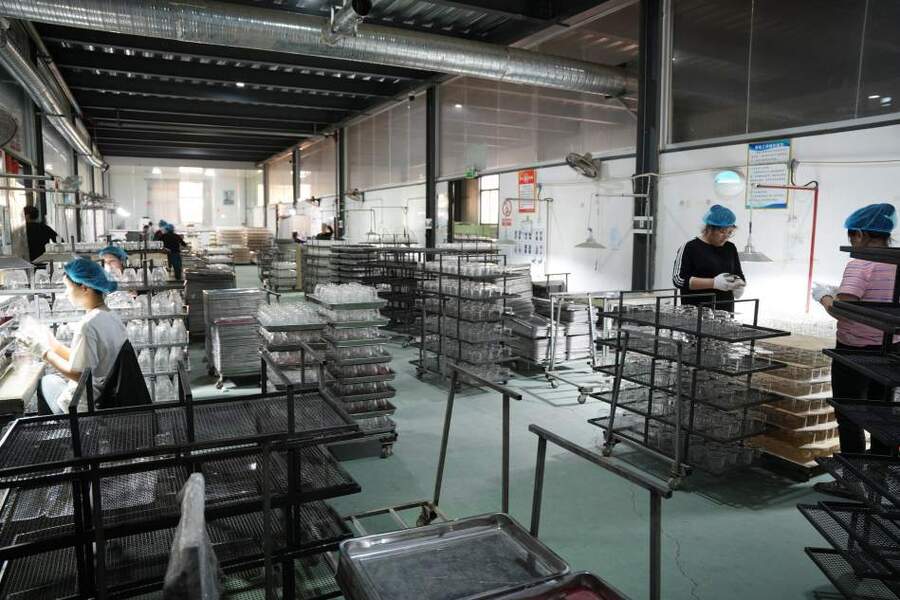 Cangzhou Yinuo Glass Products Co., Ltd. manufacturer production line